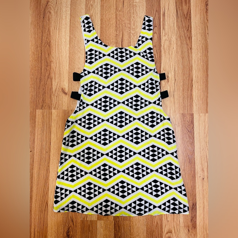 Geometric Patterned Sleeveless Dress
